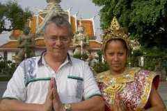 pedro-yeni-vestida-thai